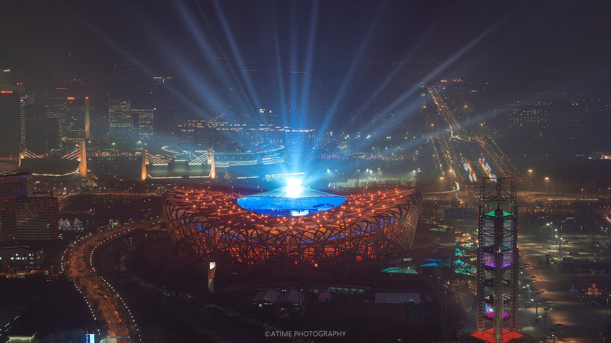 17780507Com's tweet photo. Overlooking Beijing from the Olympic Observation Tower
The steel frame structure of the Olympic Stadium is particularly spectacular under the lights, and the unique blue light emitted by the Water Cube😃
#Beijing 
#city 
#Photography
#ChinaTravel https://t.co/VGg7hx4FaE
