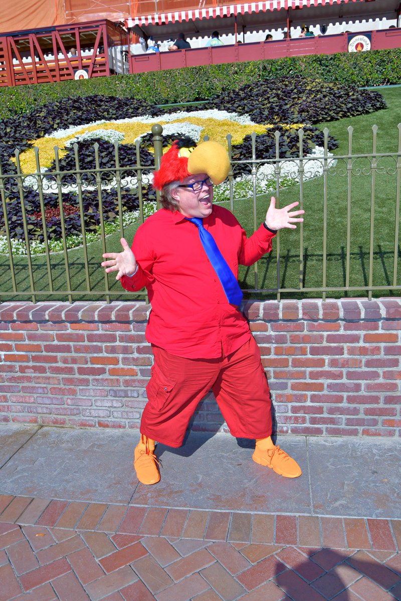 thegreatlukeski's tweet photo. IAGO INVADES DAPPER DAY! 7 years ago Lindsay Smith made me that epic Iago hat, and since then I've been intending to wear it at #DapperDay at #Disneyland. I was joined by my girlfriend Kalani in her parrot-covered Tiki Room dress! @RealGilbert @RealGilbertACP @Franksantopadre https://t.co/cvhxjhxlip