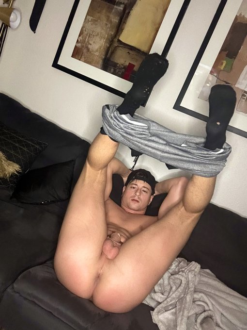 TAYLOR REIGN - 2 pic. Who’s in the mood for some fun? 😈 https://t.co/L8RwS655VG