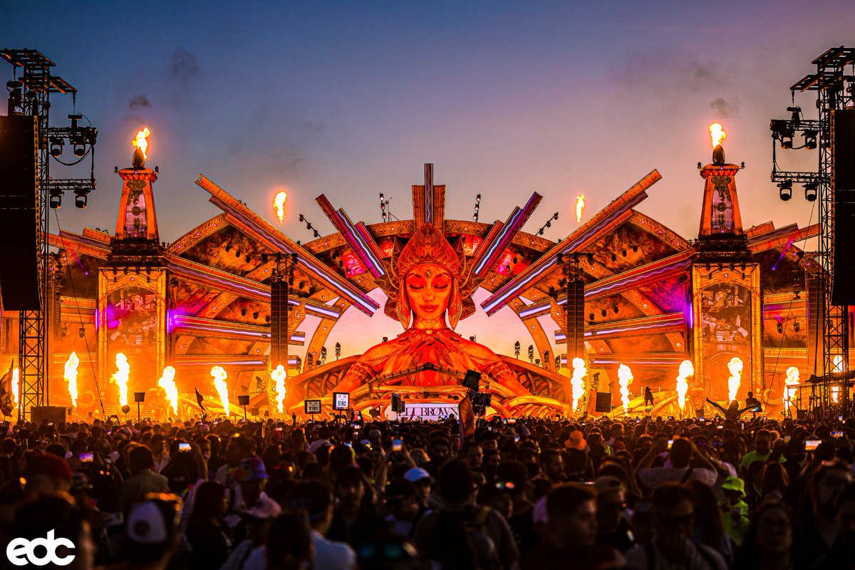 EDC_MEXICO's tweet image. Pregunta, ¿podemos volver YA? ⚡🫢🔥

🎟️ en bit.ly/EDC25_ON

#EDCMéxico