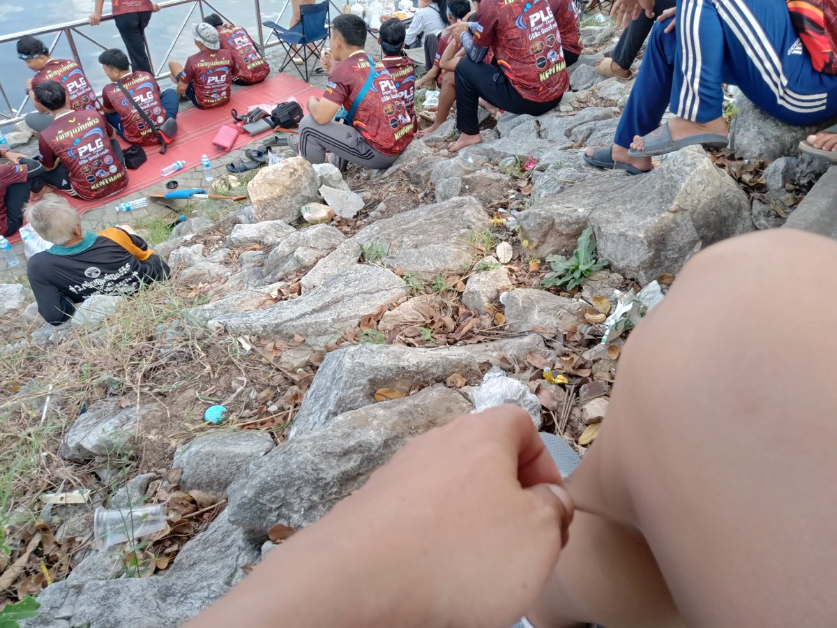 ใส่ไปดูแข่งเรือ