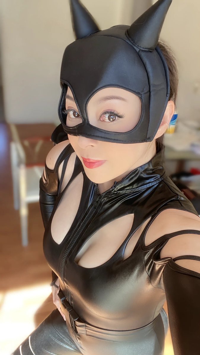 诱人的熟女阿姨😍😋 https://t.co/lYoxpqabSo