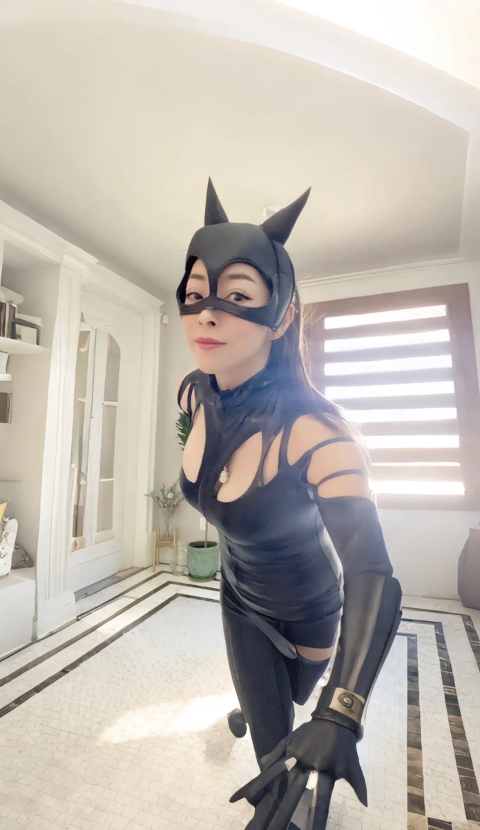 诱人的熟女阿姨😍😋 https://t.co/lYoxpqabSo