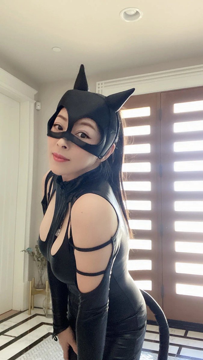诱人的熟女阿姨😍😋 https://t.co/lYoxpqabSo