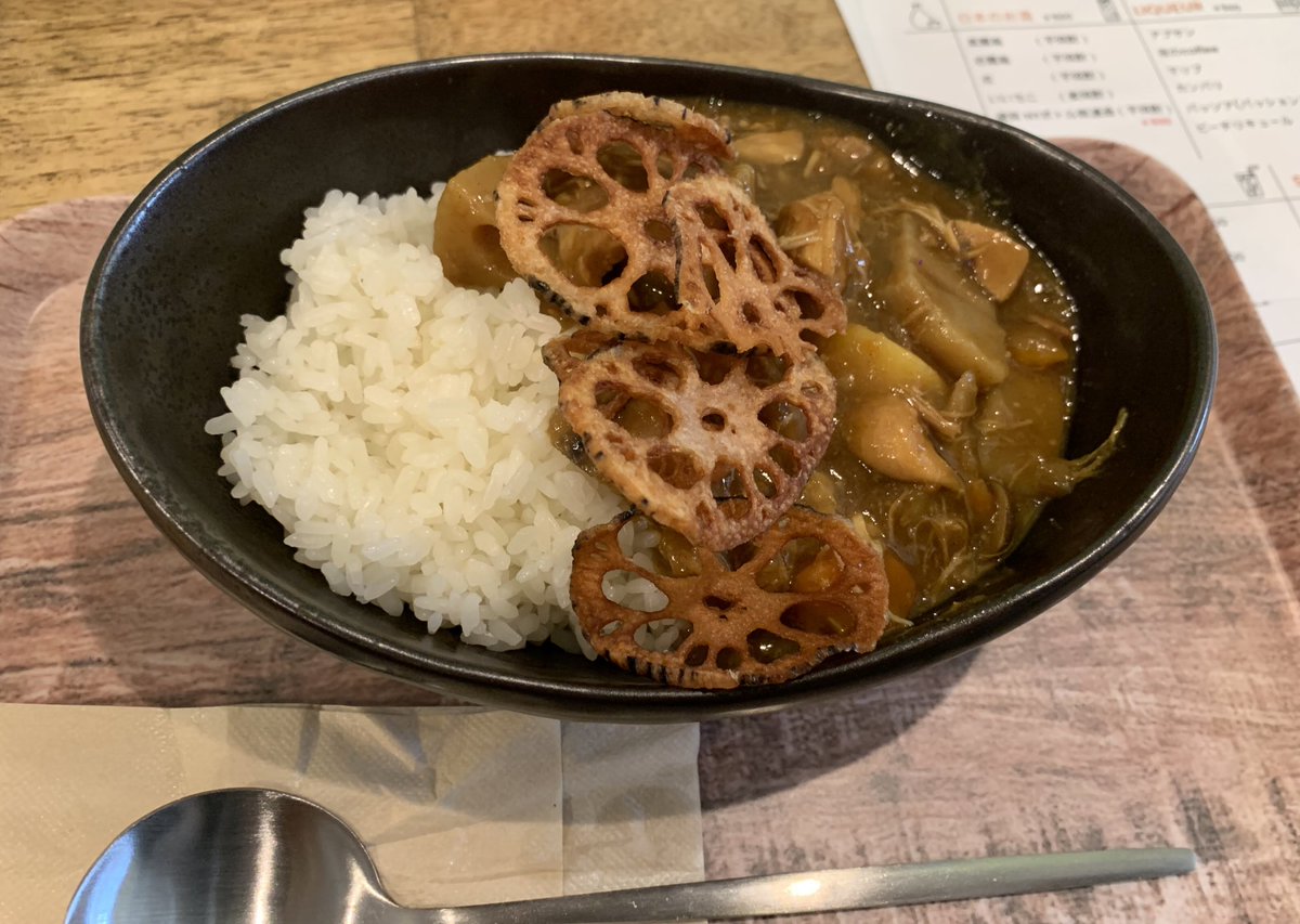 PARON760608's tweet image. 今日はトレペのKOUさん主催『KOU's BAR vol.16』を見に行ってきました！
音楽とお酒が好きな方々が沢山集まって、賑やかなライブになりました✨
蓮根カレー、めっちゃ美味しかったです！

#25cafe
#KOU'sBAR