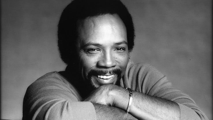 rollingstonejp's tweet photo. 【訃報】
クインシー・ジョーンズが11月3日、91歳で死去 #QuincyJones

▼クインシー・ジョーンズを物語る26つの真実
https://t.co/eMsFvBvUii

▼史上最も売れたアルバム『スリラー』の制作秘話：MJとクインシー・ジョーンズの情熱
https://t.co/9jTYBuq8e1 https://t.co/0Lzrt5fLee