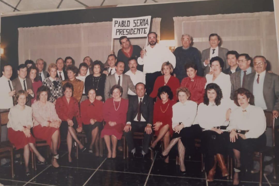 Este lunes ha fallecido Pablo Serna, tesorero con Martínez Valero y uno de los directivos que más peleó por la construcción del Nuevo Estadio. 

Además, fue suegro de dos ex jugadores franjiverdes: Ñoño y Javi Company.

El Club desea transmitir sus condolencias a familiares y