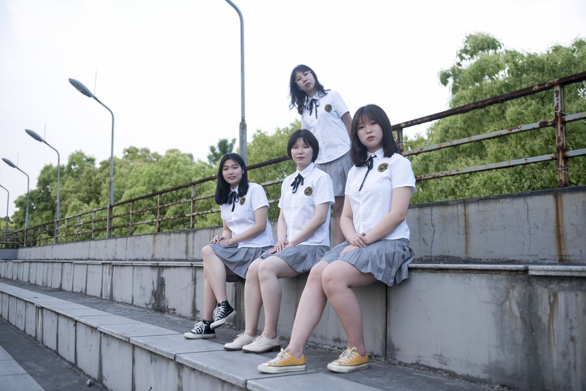 毕业小姐姐写真[382P+665M] #眼镜娘 #眼镜妹 #毕业照 #女大学生 #写真 
No.102318 预览全套尺度看置顶或私信 投稿：@007share 
眼镜娘圈子：https://t.co/VSeJDJ4qxz https://t.co/nby5CrFkh9