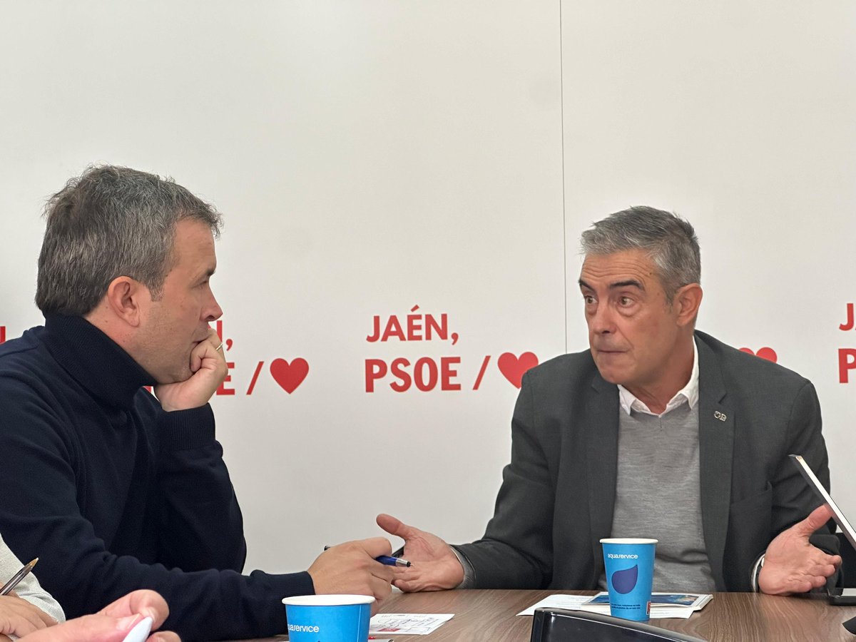 Nos reunimos con el redactor del Plan General de Ordenación Urbana Municipal de #Jaén.

Trabajamos para hacer nuestras propuestas para un #PGOM realista y que dé respuesta a las necesidades de la capital, con un trabajo constructivo y de lealtad institucional

#PSOEdeJaéncontigo