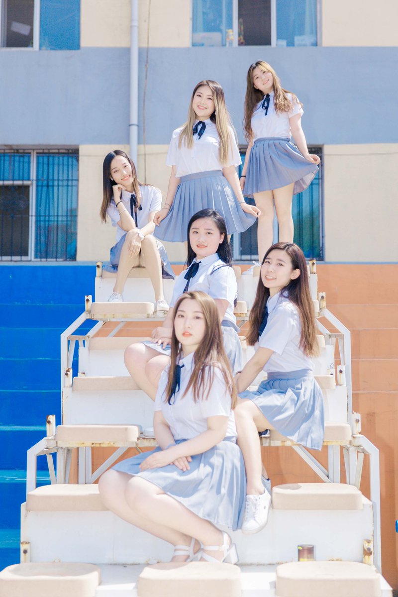毕业小姐姐写真[25P+37M] #眼镜娘 #眼镜妹 #毕业照 #女大学生 #写真 
No.102524 预览全套尺度看置顶或私信 投稿：@007share 
眼镜娘圈子：https://t.co/VSeJDJ4qxz https://t.co/g5EWTqZT0U
