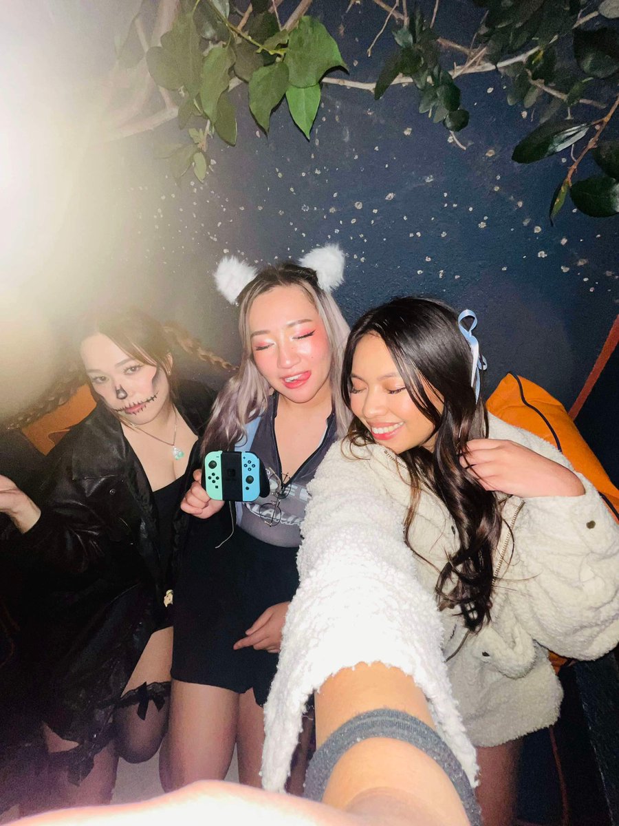 mirandaswlee's tweet image. is it just a costume or is it the real me