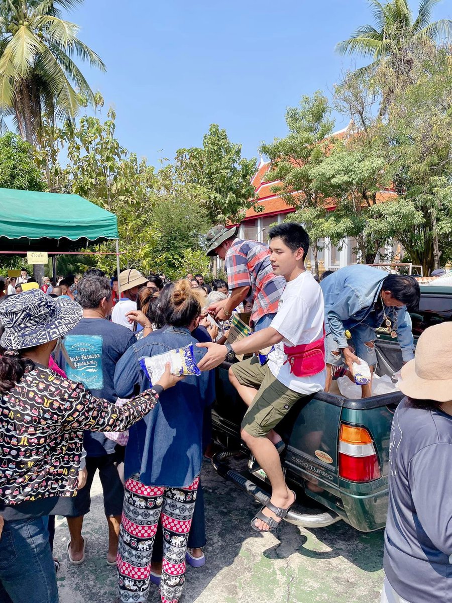 brianintarachit's tweet photo. 📍แจกข้าวสาร 300กิโล 📍
ขอบคุณผู้ร่วมบุญ ป๋ามงคลเมืองยศ นายหัวบอลกล้ามตึง  ท่านพี่เบนซ์ วัดปะ และ เสธอั้น อกอูฐ เฮงๆรวยๆทุกท่านครับ🙏❤️

#แจกข้าวสาร #LMSY #LingOrm https://t.co/ZLot7CXPJv