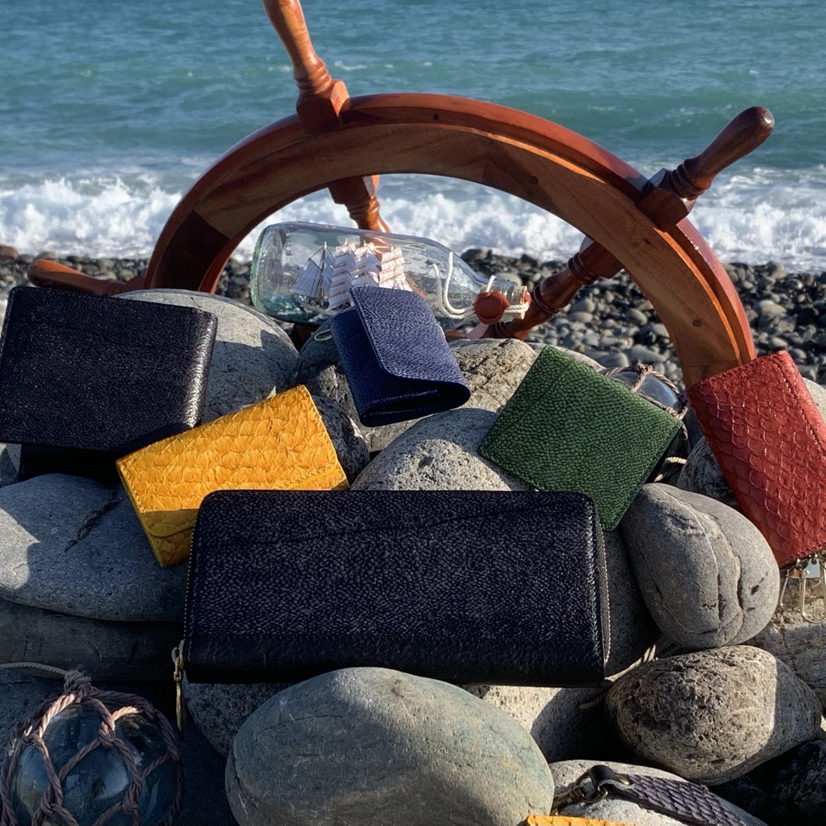 2025年の出展者イチオシ情報!!
Ocean Leather
6号館
フィッシングショーOSAKAに【Ocean Leather】が初登場！
Ocean Leatherは廃棄される魚の皮をアップサイクルし、唯一無二のフィッシュレザー製品を作る高知発のブランドです。