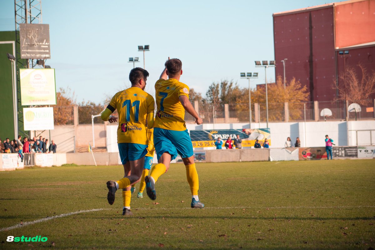 Gran partido del equipo y contento por el gol. Dedicatoria para ti papá, por que te has jubilado después de toda una vida trabajando y haciéndome la vida tan fácil junto a mamá. No hay mejor persona que se merezca esta celebración que tú y espero que veas algún gol más 😜⚽️