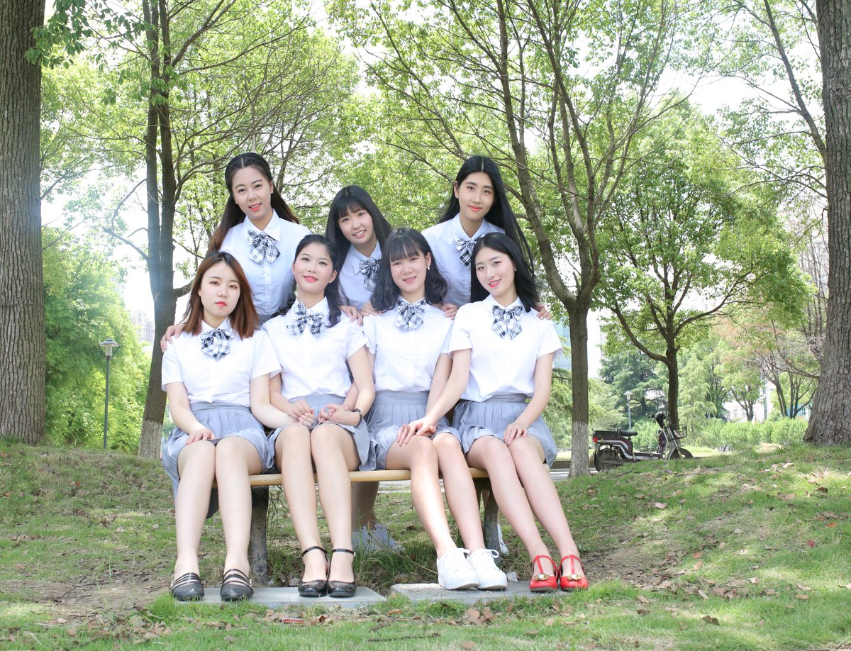 毕业小姐姐写真[1101P+4.05G] #眼镜娘 #眼镜妹 #毕业照 #女大学生 #写真 
No.102717 预览全套尺度看置顶或私信 投稿：@007share 
眼镜娘圈子：https://t.co/VSeJDJ4Yn7 https://t.co/1Izne9gXTP