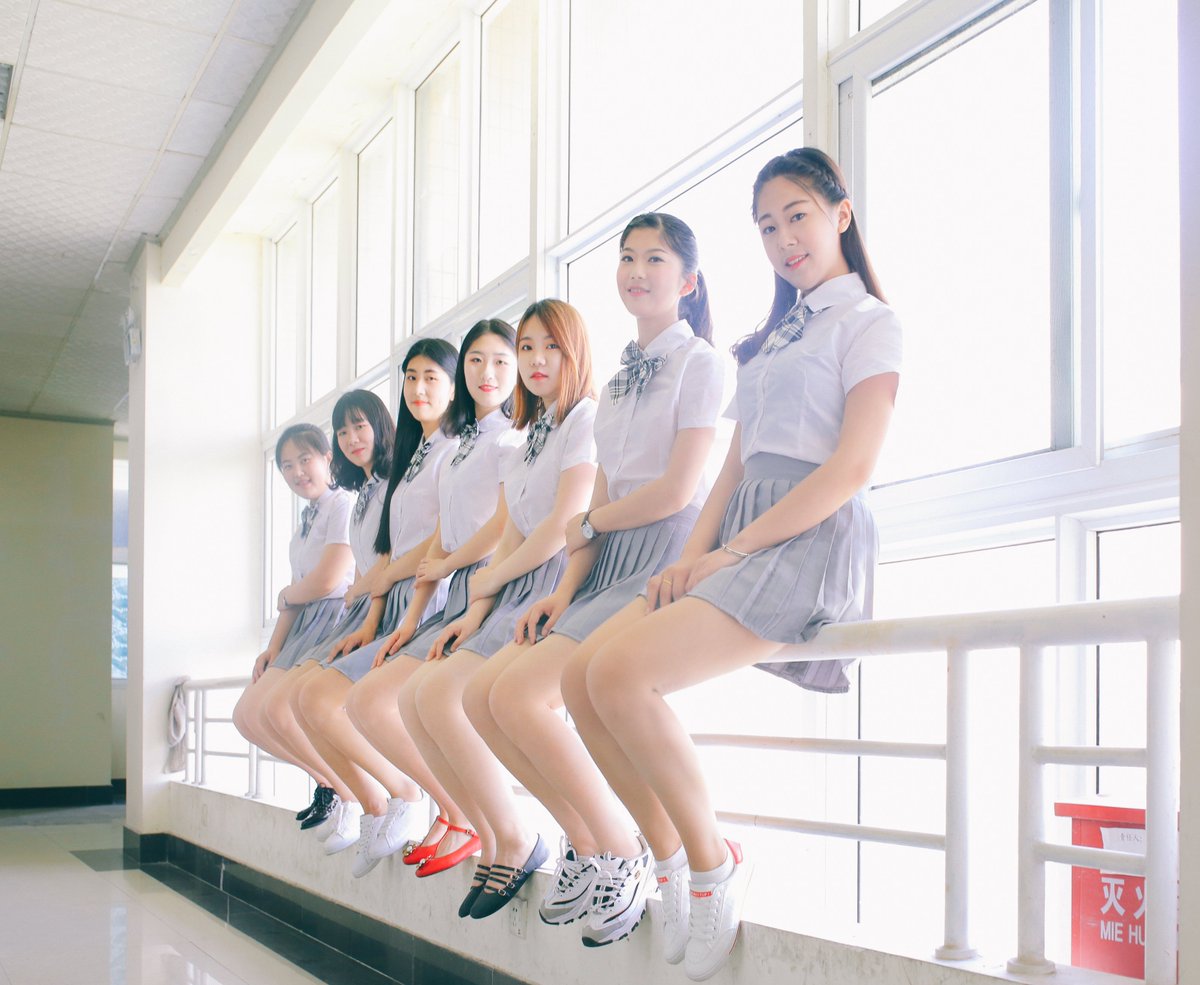 毕业小姐姐写真[1101P+4.05G] #眼镜娘 #眼镜妹 #毕业照 #女大学生 #写真 
No.102717 预览全套尺度看置顶或私信 投稿：@007share 
眼镜娘圈子：https://t.co/VSeJDJ4Yn7 https://t.co/1Izne9gXTP