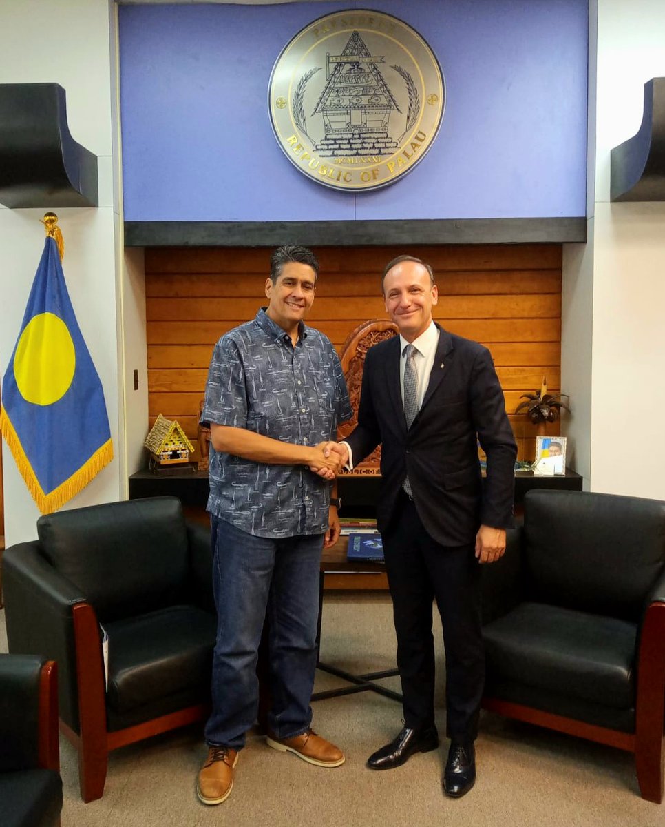 guglielmopicchi's tweet image. #PeriploPacifico #MondayEdition November 4, 2024
Here are the key news and events reported today from the #Pacific region. #PicoftheDay is Guglielmo Picchi, editor with President Whipps Jr. @Surangeljr  in Koror, #Palau

#Palau – National Elections Amid Geopolitical Tensions…