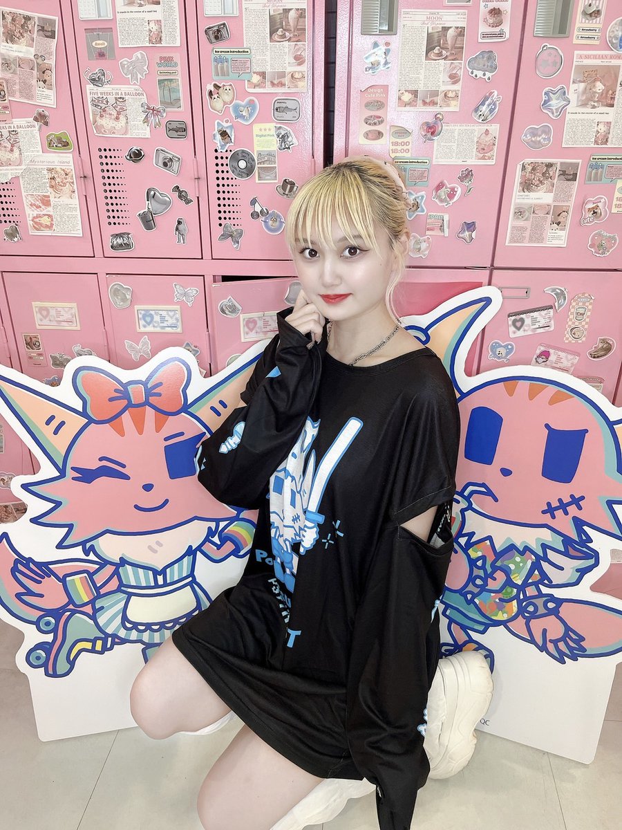choa_plus's tweet photo. ポンコツクエスト✖PSYNIXX
のコラボアイテムが入荷しました🖤🙆🏻‍♀️
カラーはホワイトとブラックの２色展開で特にブラックが人気となっております🫶🏻
#ポンクエ #原宿 #竹下通り https://t.co/YYuwoG6QSL
