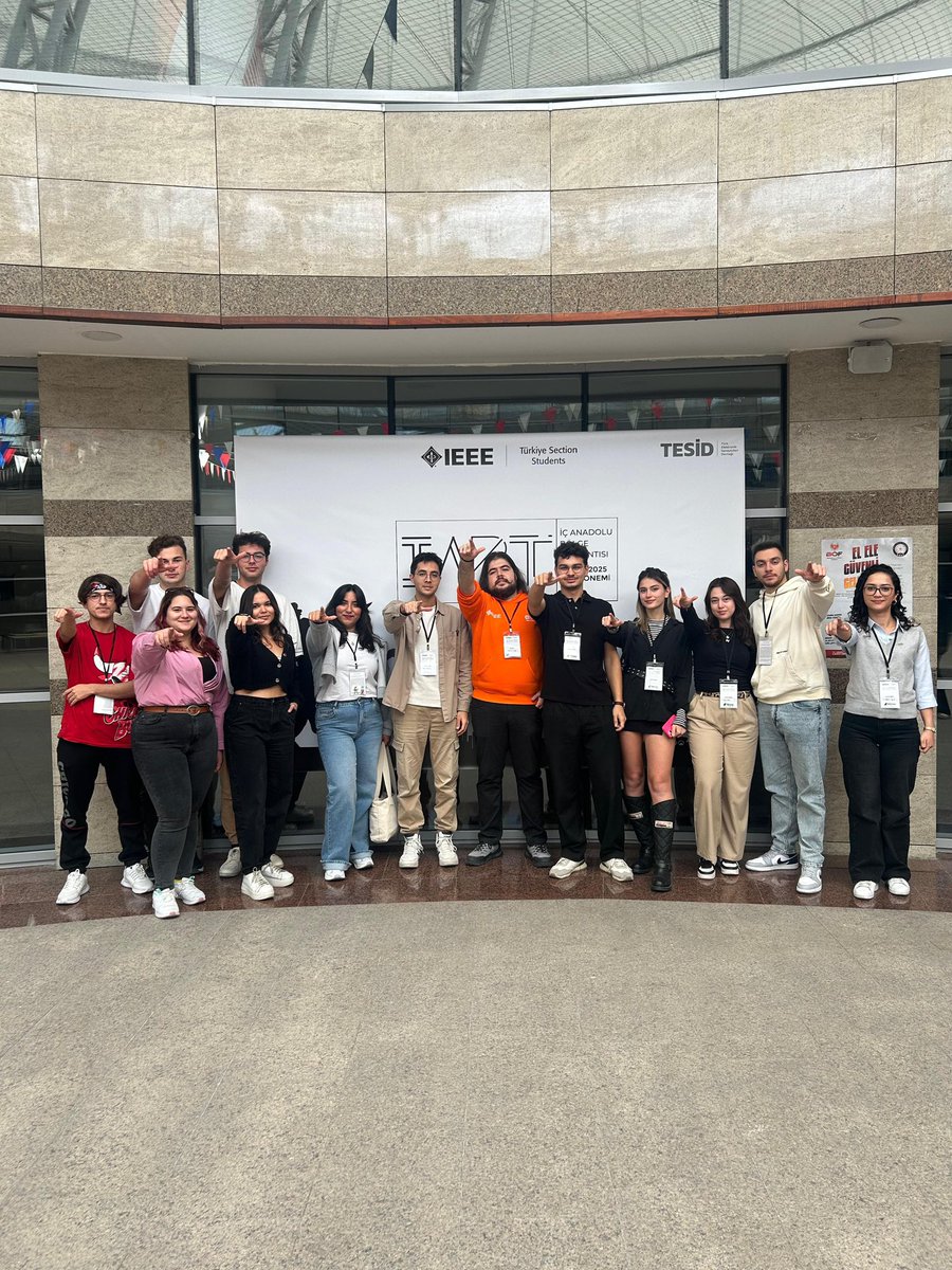 IEEE Eskişehir Teknik Üniversitesi Öğrenci Kolu olarak, 2024 İç Anadolu Bölge Toplantısı'na katıldık! 
Ankara Bilim Üniversitesi'ne ev sahipliği için teşekkürlerimizi sunuyoruz . 
Gelecek etkinliklerde görüşmek üzere!
 #IEEE #ESTÜ