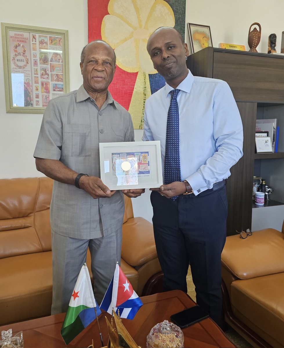 CaballeroMarceT's tweet photo. Agréable rencontre avec le Directeur général de la Poste de Djibouti, M. Bahnan Ali Maidale. Nous avons convenu d’explorer des pistes pour renforcer les liens entre #Cuba et Djibouti en signant un Accord bilatéral de Cooperation. #CubaCoopera https://t.co/rsXTk2a1RZ