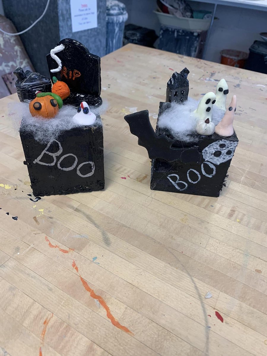 percyhedley's tweet image. Hedleys Horizons celebrated Halloween by making some lovely themed decorations in their Ceramics Class. They even came dressed for the occasion 👻🎃

#Ceramics #CeramicClasses #HalloweenDecorations