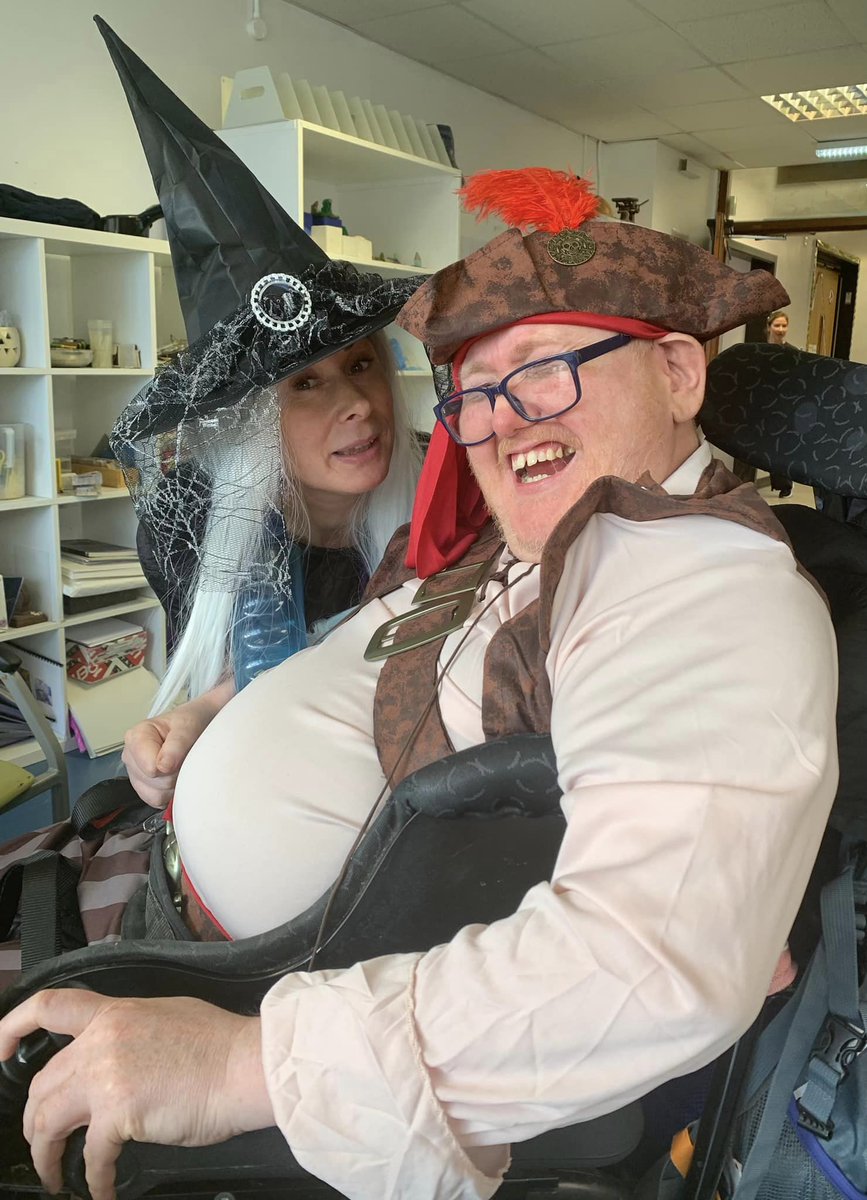 percyhedley's tweet image. Hedleys Horizons celebrated Halloween by making some lovely themed decorations in their Ceramics Class. They even came dressed for the occasion 👻🎃

#Ceramics #CeramicClasses #HalloweenDecorations