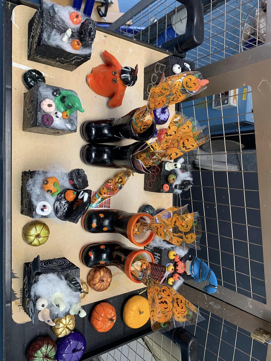 percyhedley's tweet image. Hedleys Horizons celebrated Halloween by making some lovely themed decorations in their Ceramics Class. They even came dressed for the occasion 👻🎃

#Ceramics #CeramicClasses #HalloweenDecorations
