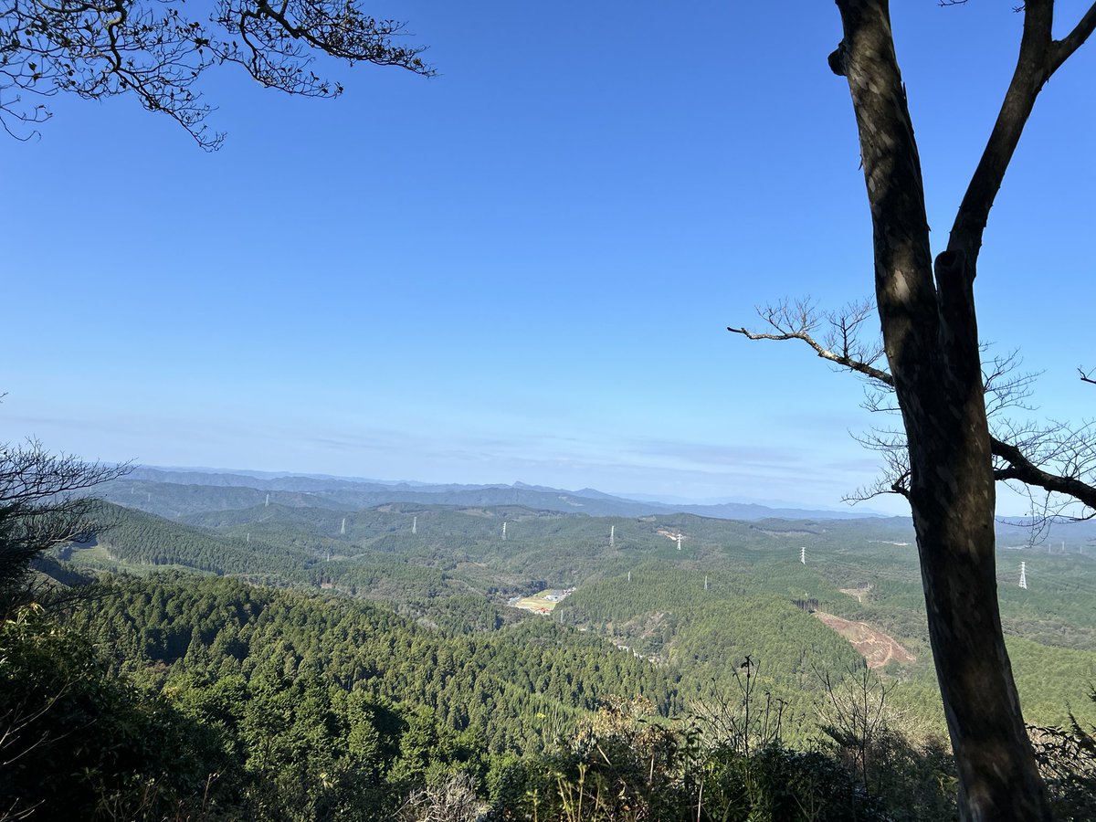 KogureMari's tweet photo. 茨城県の御岩神社へ、、、山頂まで行けるか不安だったけど、行けたよ。しんどかった。光という石と天の岩戸がすごいエネルギーだった。今から東京に帰る。
#光の柱　#御岩神社 https://t.co/IFO5hCtXw5