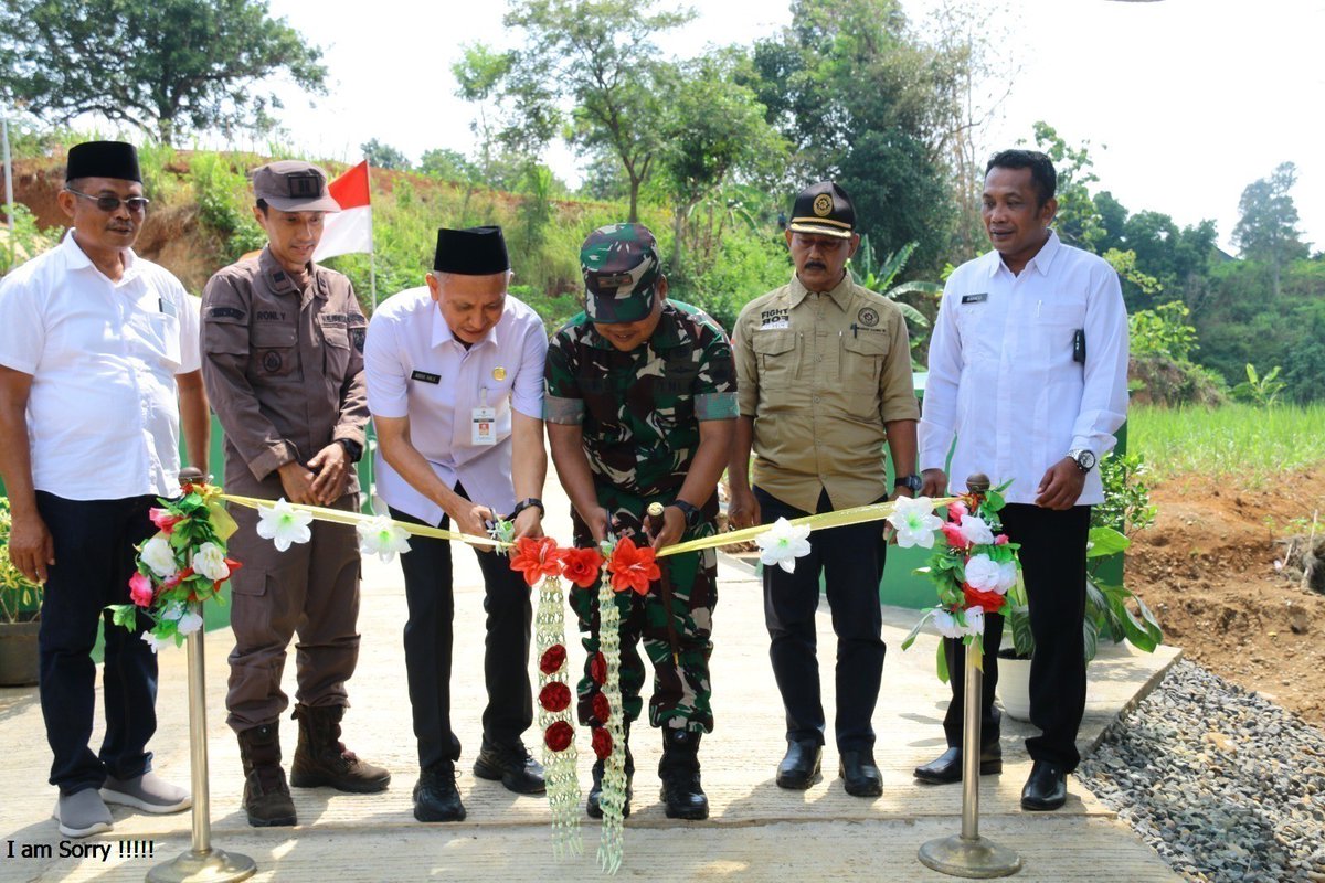 Dandim 0722/Kudus Bersama Forkopimda Resmikan Jembatan Desa Gondangmanis. kodimkudus.blogspot.com/2024/11/dandim…