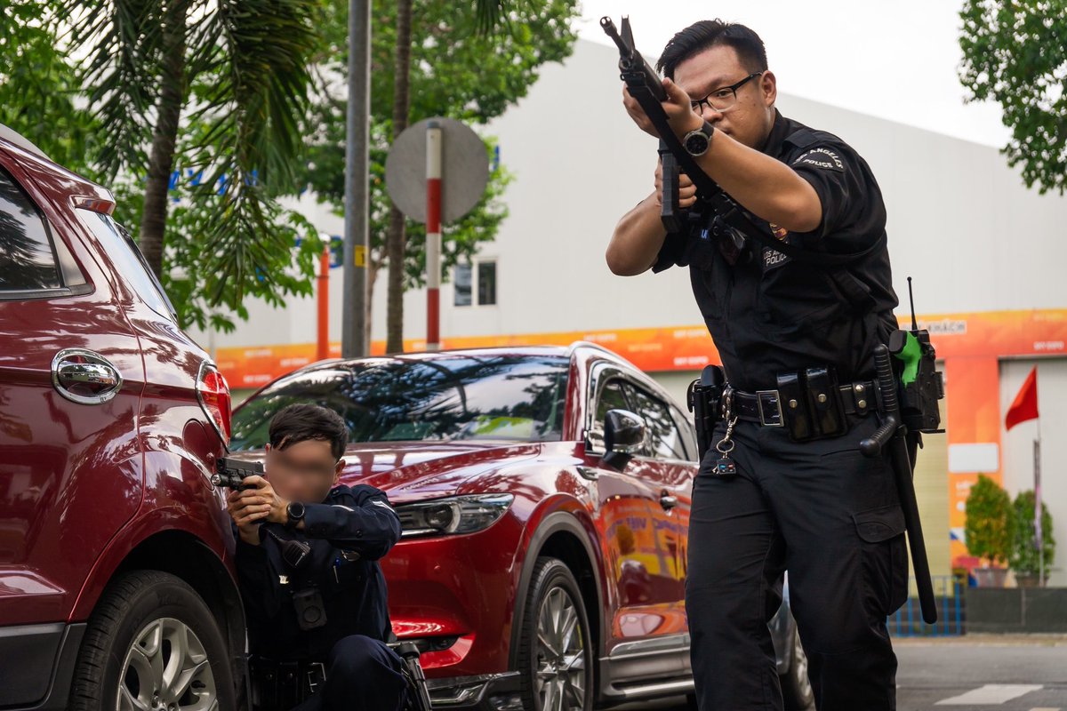 NguyenPL2000's tweet photo. When de-escalation went wrong 😤

#LE #LE装備 #LEPVN #OperationReDive https://t.co/ha8AKCWMut