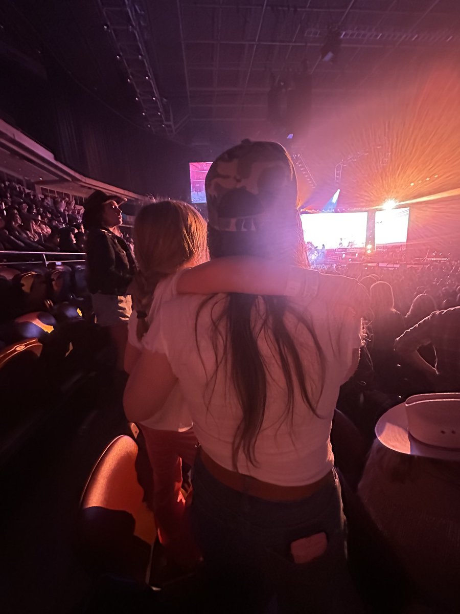 SheWolfyyy's tweet photo. My nieces first concert was a hit. I knew none of the songs but had a blast. 🥰 https://t.co/GPOqlTXDkY