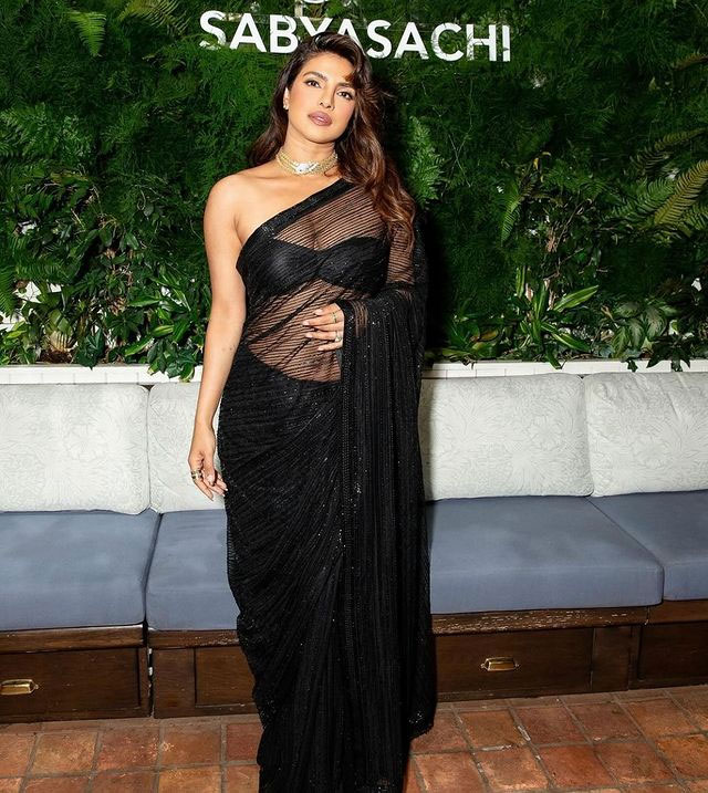 lik_esh7's tweet image. #HrithikRoshan 🖤 #PriyankaChopra 

@iHrithik  #Krishh  @priyankachopra