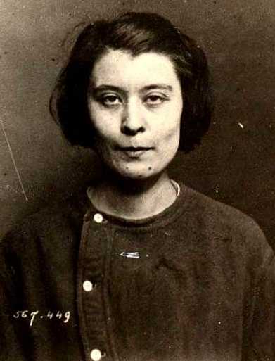 #LeSaviezVous? Alors que Germaine Berton vient d’abattre Marius Plateau le 22 janvier 1923, co-directeur de L’Action française et chef des Camelots, elle déclare au commissaire arrivé sur les lieux :« J’ai tiré pour venger Jaurès et Almereyda, si je meurs, c’est pour l’anarchie».