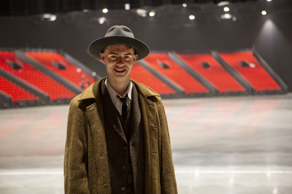 Mitchell Bonne (22) uit Naarden speelt in ‘40-45, de Musical’ -  gooisemerennieuws.nl/l/345512