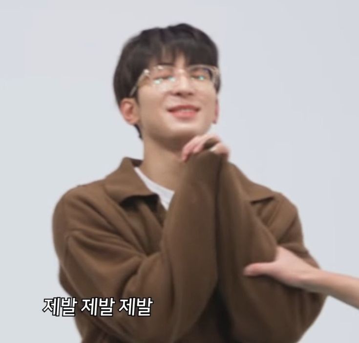 sodanteen's tweet photo. @jpets555 ME NA YAN JEBAL JEBAL 

#2024MAMAVote         #SEVENTEEN https://t.co/fp02SnaUls