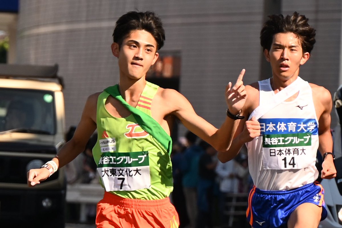 Ririri_0h's tweet photo. #全日本大学駅伝

5区 棟方一楽 選手 (大東文化大学)

沿道の応援団に向かって手をあげて応える余裕を見せた棟方くん
三大駅伝初出走で、11位で貰った襷を7位にまであげる快走✨

弘前実業出身の棟方くん
自分自身、弘前に住んでいたこともあり、これからも楽しみにしていきたい選手です🫶🏻  ̖́- https://t.co/N5ZnUsksiS
