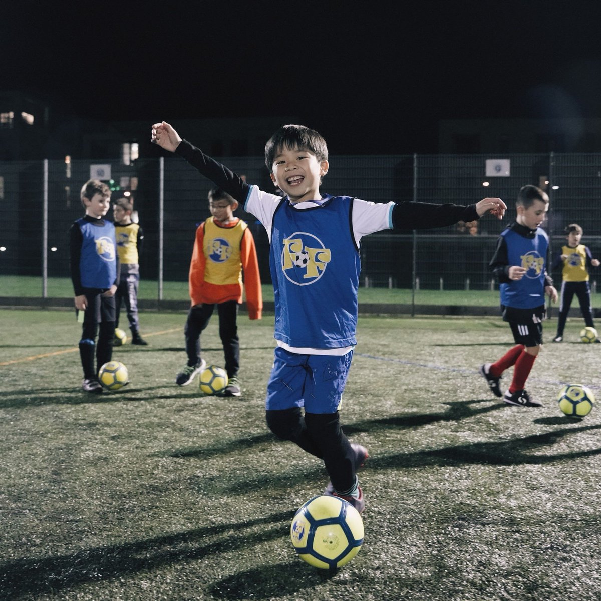 😁 STARTING A NEW WEEK WITH CONFIDENCE! Our Word of the Week is ‘confidence’ at the Football Fun Factory this week.

We love to see children’s 'confidence' grow and develop during their time at the FFF and this week we are buzzing to focus on this as our Word of the Week!