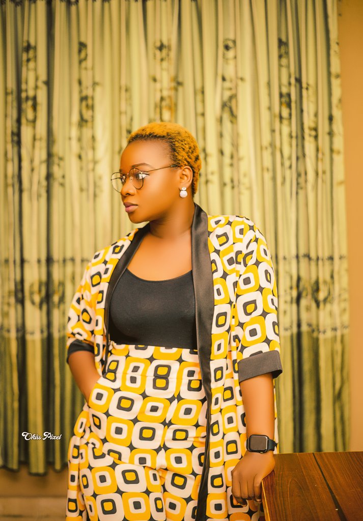 Oluwaseun354's tweet photo. Hello Monday 👋
Your favourite #Cleangirl is awake.
We are just a call away, guys.
We fumigate
We clean
We arrange
#mabellamovers
#cleaningagent
#homeandofficecleaningservices
#osogbovendor
#osunentrepreneurs
#osogbocleaningservice https://t.co/vstaIJEmht
