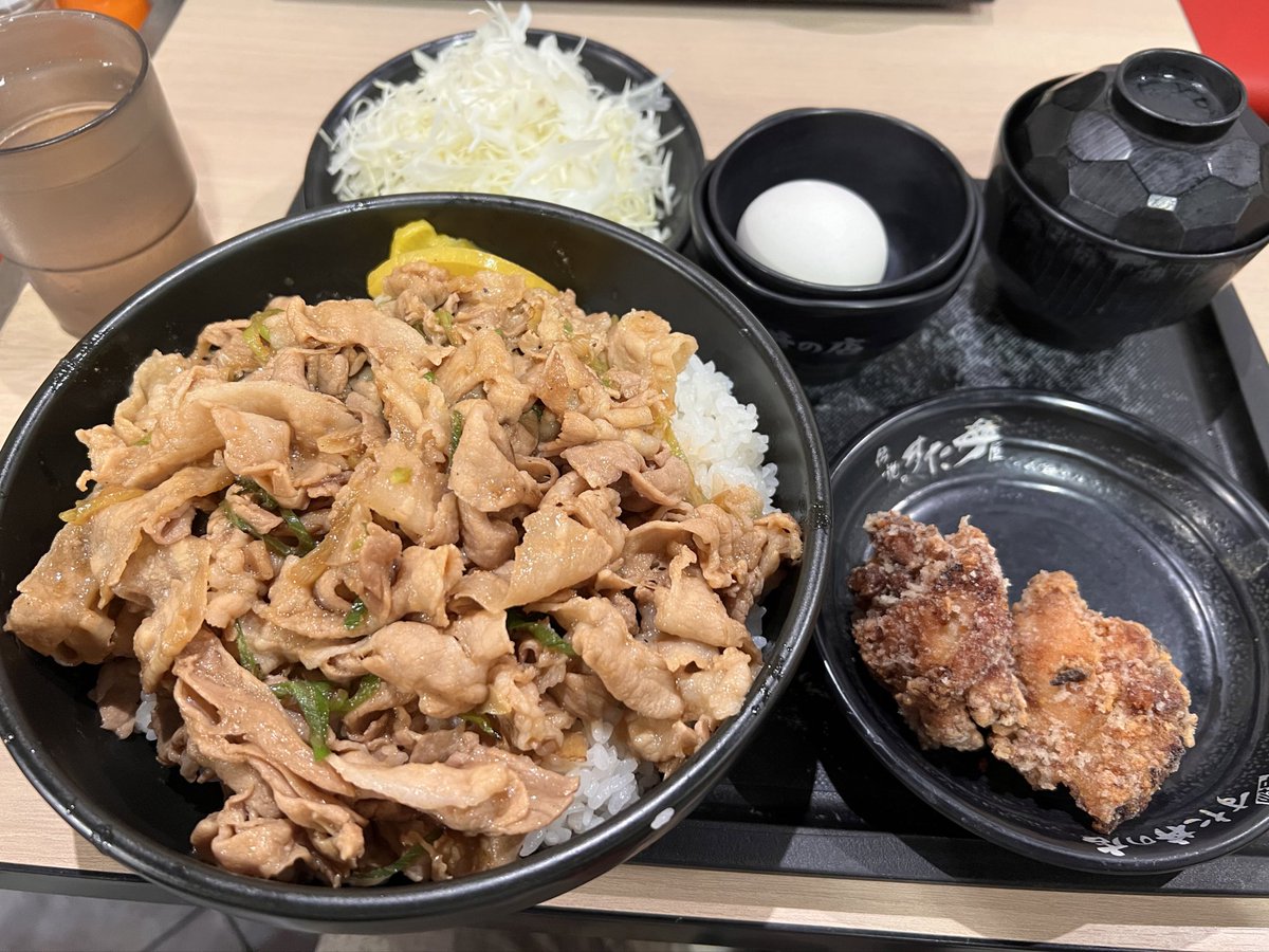 昨日はシュアショット三田さん <a href="/SureNoppo/">CQB field SURE SHOT</a>の定例会に参加させて頂きました。 ご一緒していただきました皆様大変ありがとうございました！暫くぶりの全力で走り回るサバゲ、めちゃくちゃ楽しかった☺️！お疲れ様でした！特殊部隊装備、迷彩効果で私だとバレにくい（笑）サバゲ後はパワー飯！すた丼大盛り