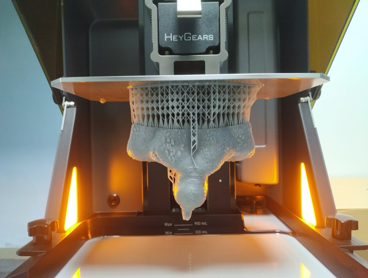 SirayaTech's tweet image. Test print of ABS-Like Fast Grey resin on the HeyGears 3D Printing - IdeaShapers  UltraCraft Reflex RS—just choose the Modeling PAWW10 setting for a flawless result! 🦏✨

Featuring an incredible Rhino Bust model by @TheBrokeNerd

#3DPrinting #HeyGears #TestPrint #model