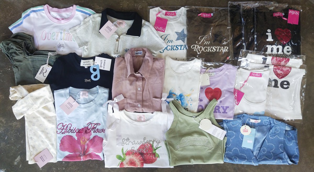 SunshineSunfl12's tweet photo. 🌷จะมาส่งต่อเสื้อผ้าอจ.ค้าบ มีเยอะกว่าในรูป ลงวันนี้ 20.30 น.
🚛 ค่าส่ง เหมา 39฿ [ปัก+รี+ฟอล ลด 5฿]
📌 ลงแล้วจะ เฟบ ❤️ เรียก 
 #ส่งต่อเสื้อผ้า #ส่งต่อstylistshop #ส่งต่อเครื่องประดับ #กระเป๋ามือสอง #เสื้อผ้ามือสอง #โล๊ะตู้ #กางเกงมือสอง #cintageshop #rileyapparels #vghbkkมือสอง https://t.co/xO7qXlIWAP