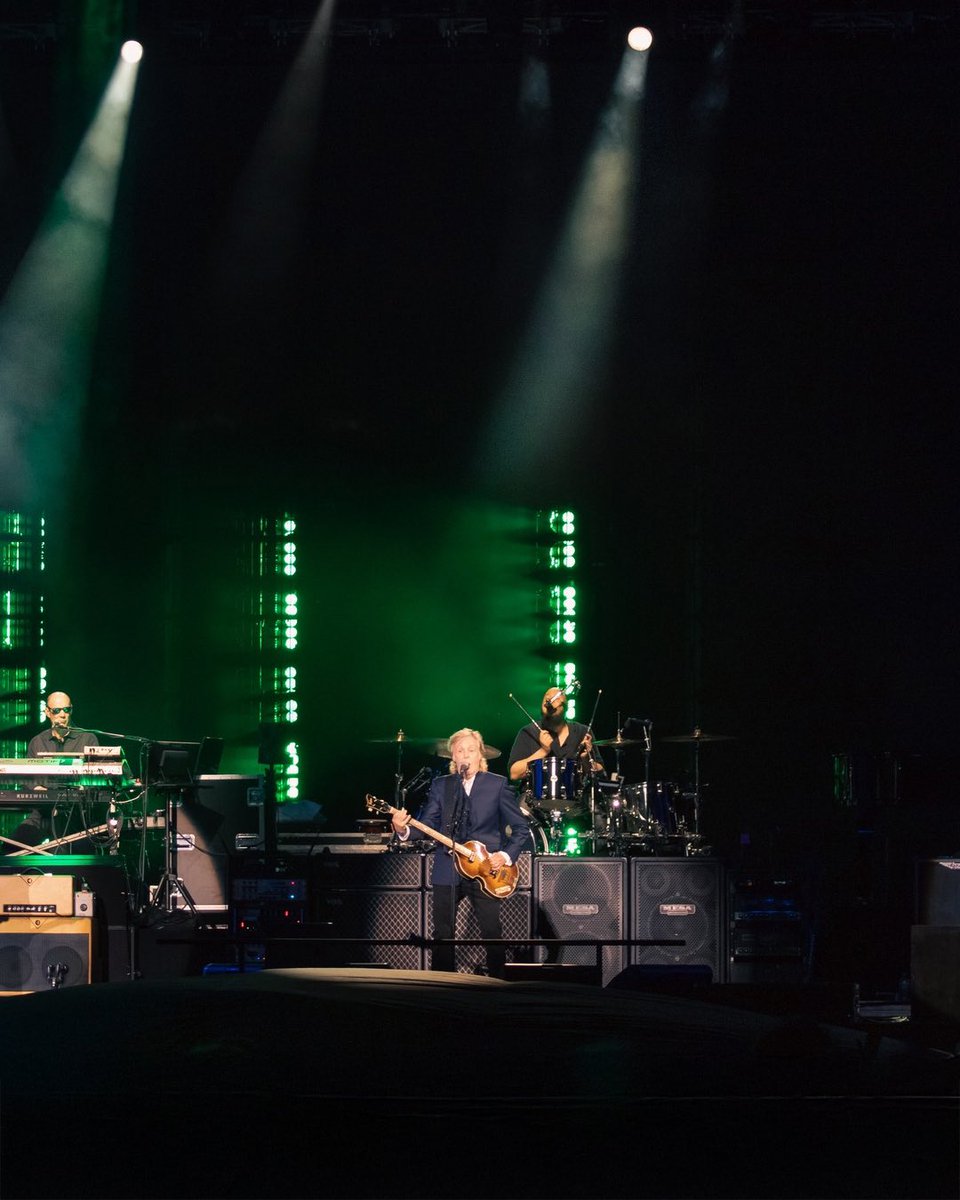 PeopleFirstSt's tweet image. A year ago today the great @PaulMcCartney graced our home for his incredible ‘Got Back’ tour 🙌