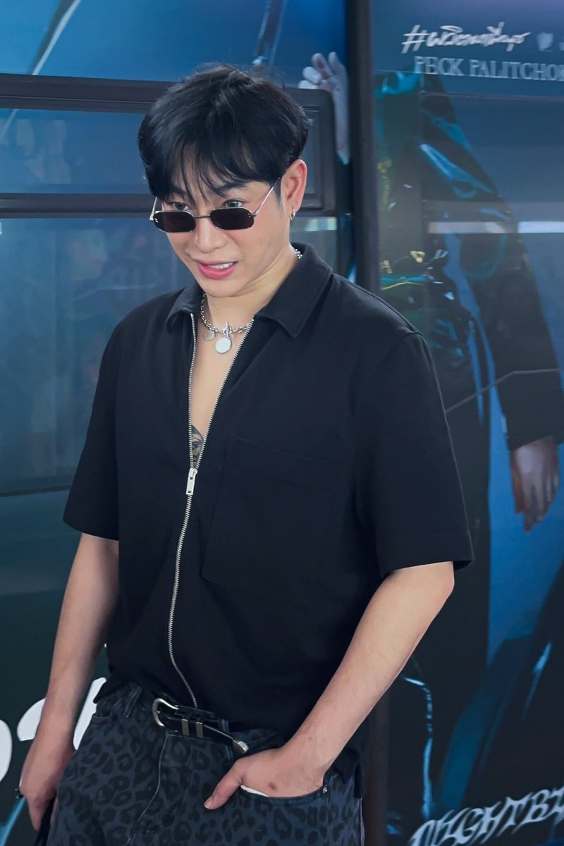 photobytoey's tweet photo. ในวันที่ไม่มีกล้อง ก็จะแอบเซงนิดหน่อย 
แต่พิเป๊กหล่อมากค่ะ 

@peckpalit 
#เป๊กผลิตโชค
#PeckPaLitChoke
#photobytoey
#palitgallery https://t.co/BcyxW35HHR