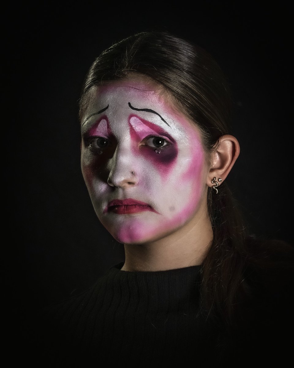 🎃👻 ¡Los resultados ya están aquí! El #EquipoAE lo ha vuelto a hacer en el Polloween Horror Fest, y te traemos las fotos de los increíbles maquillajes de terror que nuestros alumnos han creado😱💀

Gracias a @Heqate por esta increíble experiencia 🎨🖌️

#MadeinAE