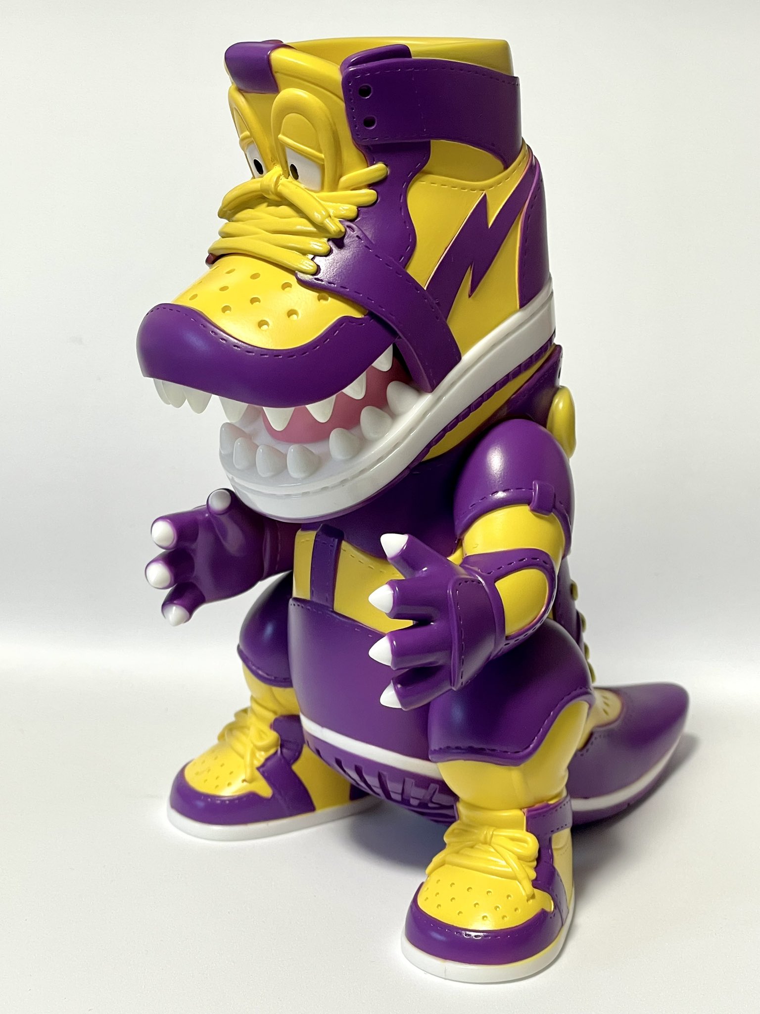 な*中様 TOKYOGUNS 怪獣スニーカーヘッド メタリック3体セット な*中様