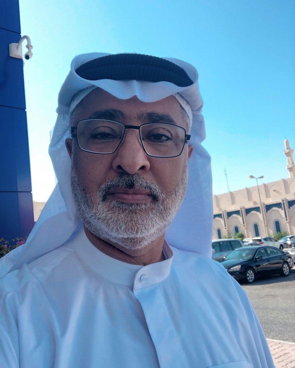 a1969li's tweet photo. بالأمس لبستُ النظارة مضطرا بعد أن وجد الطبيب انحرافا بالنظر وضعفا فيه، ولابد من لبس النظارة لحماية النظر من الأسوأ.. بين الشعر الأبيض ولبس النظارة مازال الدعاء بيوم فرج قريب ولقاء ولدي الغالي

يا فرج الله
والد السجين #حسين_مهنا 
#أطلقوا_سجناء_البحرين
#أنقذوا_سجناء_البحرين https://t.co/9Nvb7uXCTW