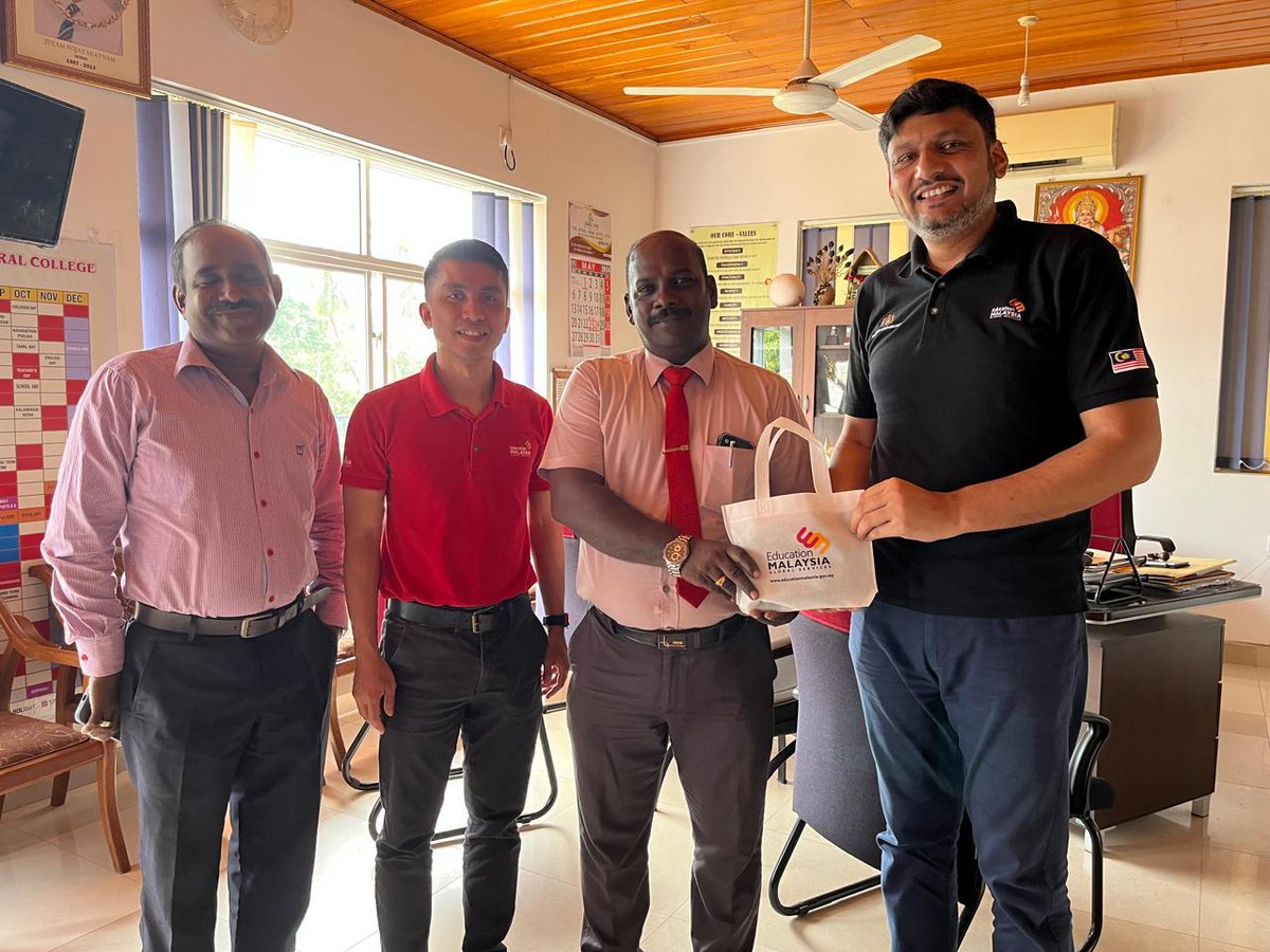 InfoMway's tweet photo. Our recent visit to  Wijayaratnam Hindu Central College with EMGS 🇲🇾🎓 sparked insightful discussions on global educational opportunities. 🌍📚
#mwaystudyabroad #EMGS #StudyInMalaysia #mway https://t.co/eOhZfQlVr9
