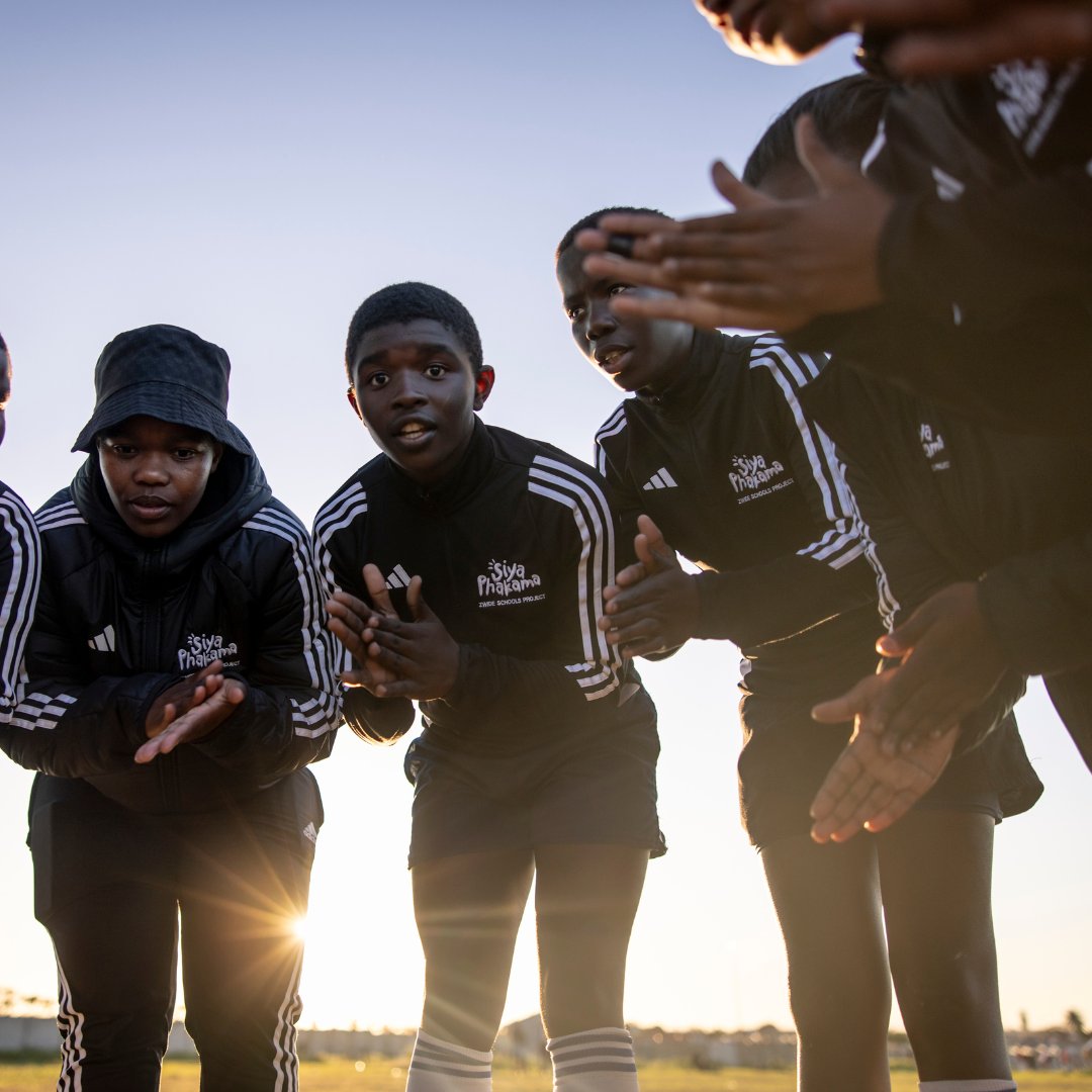 KolisiFdn's tweet image. The Siyaphakama Zwide Schools Project is currently operating in six schools, this project focuses on the holistic development of the youth in Zwide by focusing on physical education, nutrition, academic education, life skills, and youth employment.

#SportsAnd Education