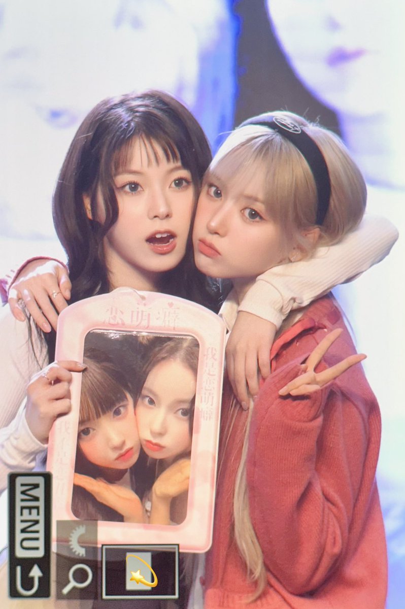 starmemoirs's tweet image. 😽🐶