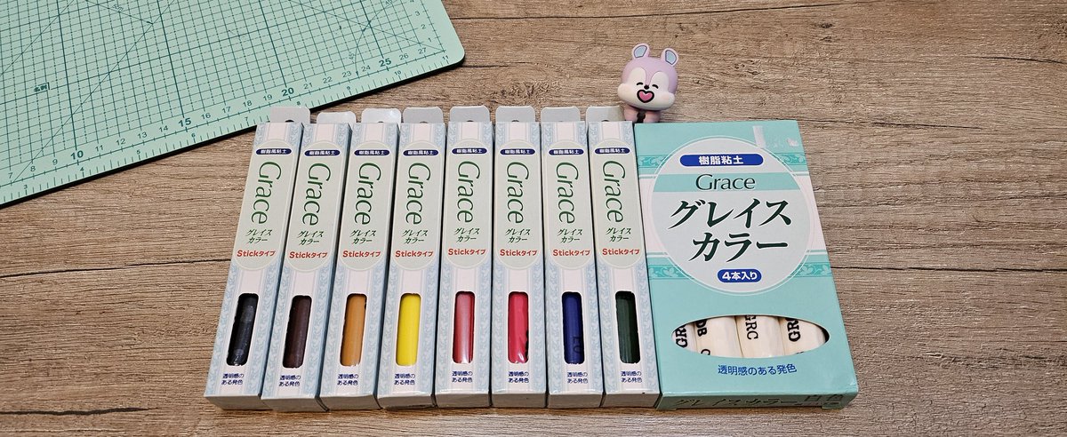 miyamikura's tweet photo. Share the same birthday with this Mang~
First time to use Resin Clay/ Cold Porcelain Clay~
Like 5 years old art work, but practice make perfect!!
Maybe nexttime should start with pumpkin which is easier~
#jhope #์ ํธ์ #์ ์ดํ #insideMang https://t.co/W5vdlk6mqK